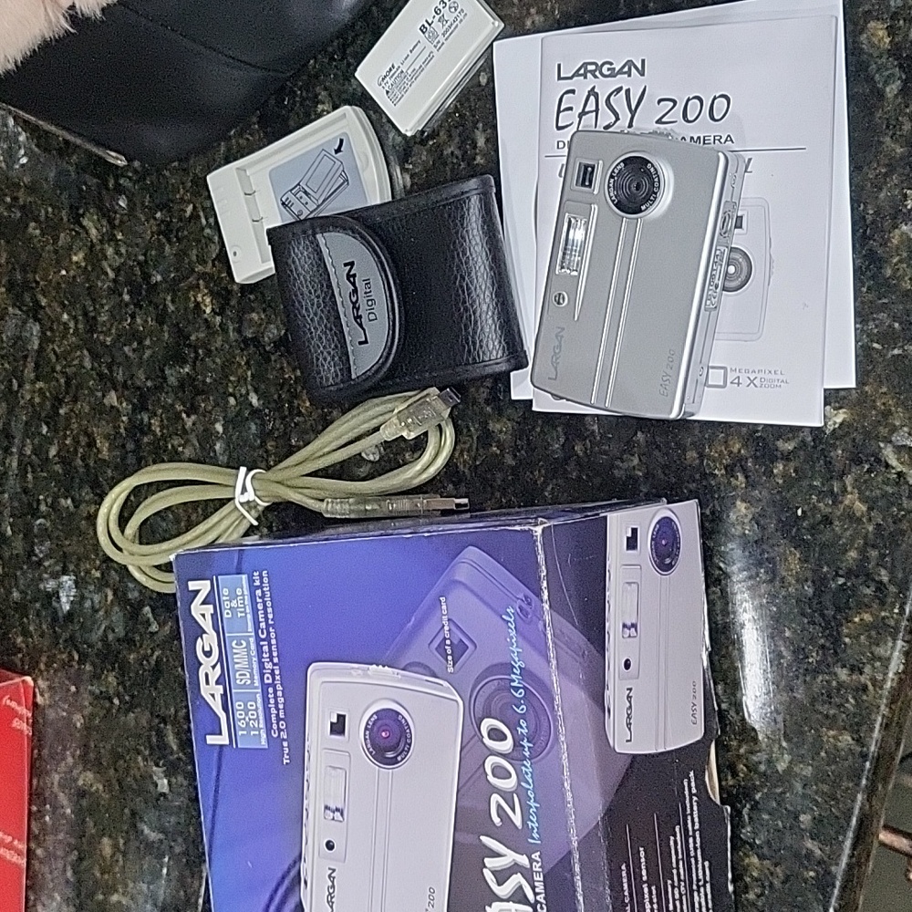 Largan Easy 200 Digital camera 2.0 megapixel